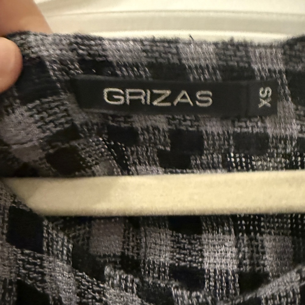 Grizas button top - image 2